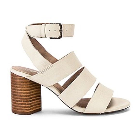 Seychelles leather Antiques Sandal in Off White